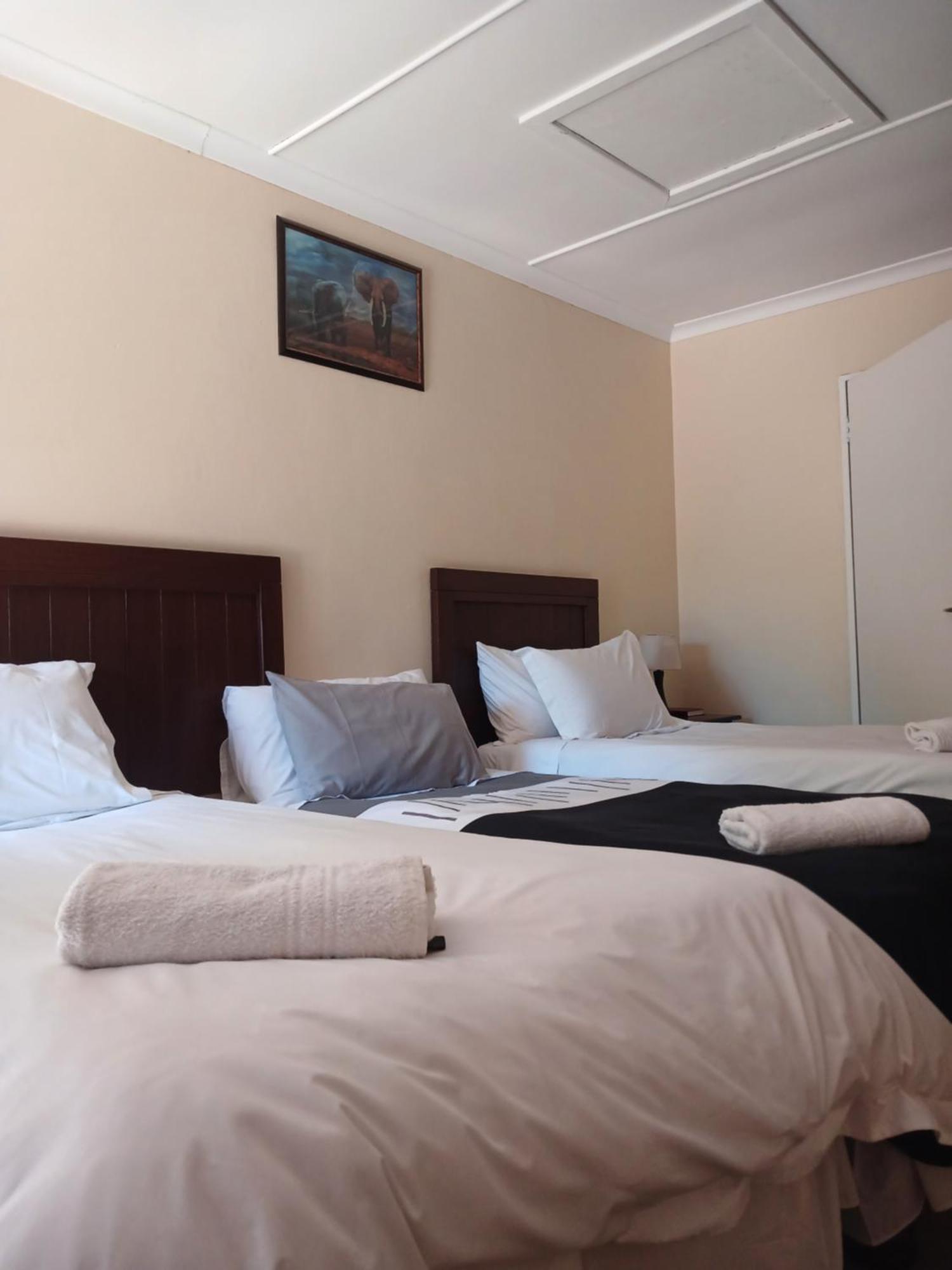 Ebony And Ivory Guesthouse Bloemfontein Exterior photo